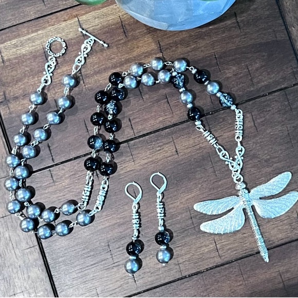 Jewelry - NWOT - Beautiful Large dragonfly necklace with matching earrings